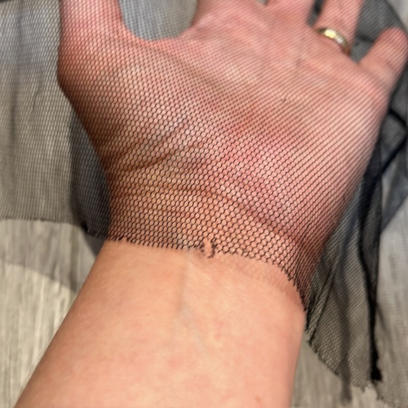 Sequin skirt with tulle overlay. Great for parties! - Picture 6 of 8